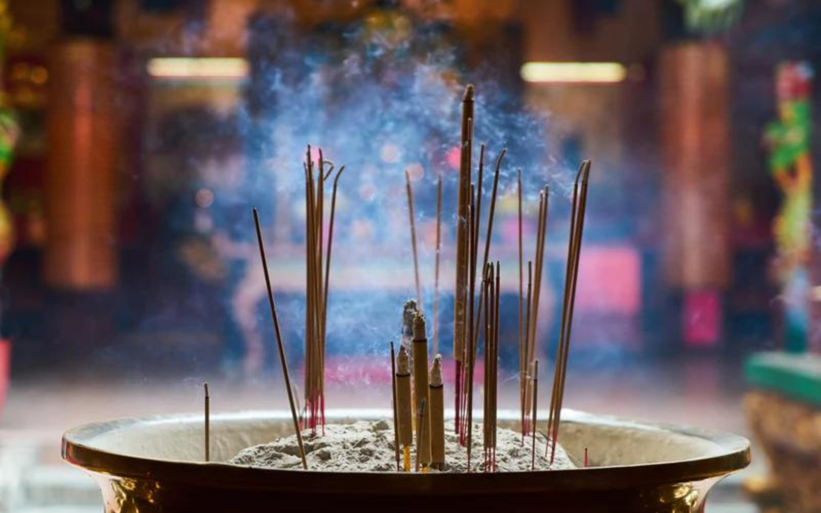 Charu’s Guide to Finding the Best Smelling Incense for You